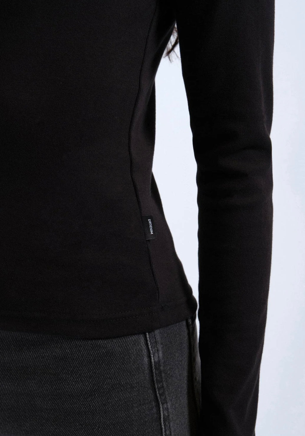 Maglia donna nera a maniche lunghe – basic in cotone elasticizzato