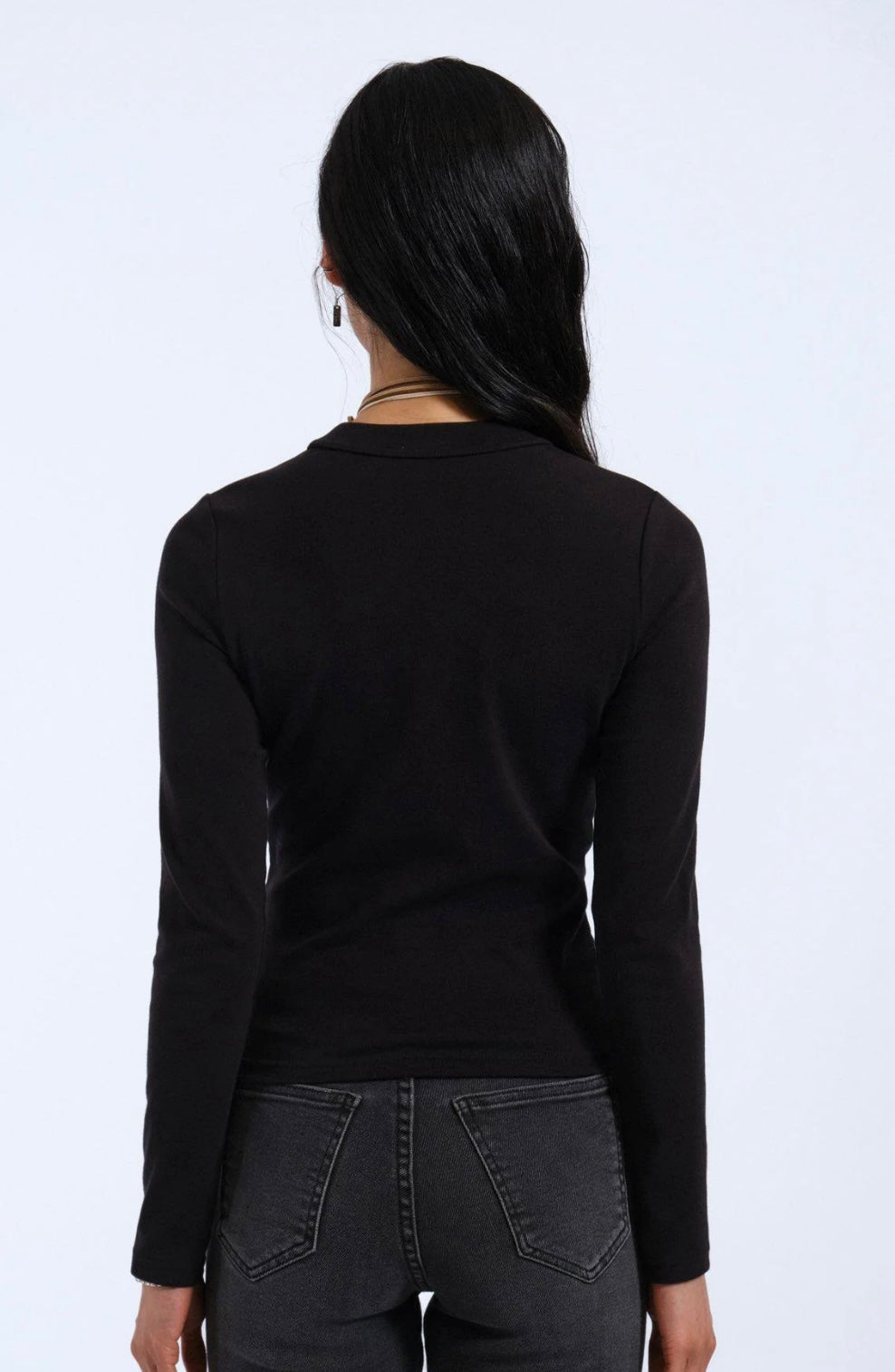 Maglia donna nera a maniche lunghe – basic in cotone elasticizzato