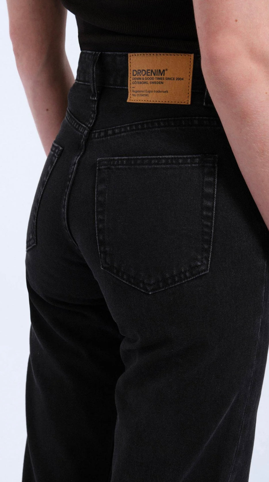 Jeans neri a vita alta dritti da donna
