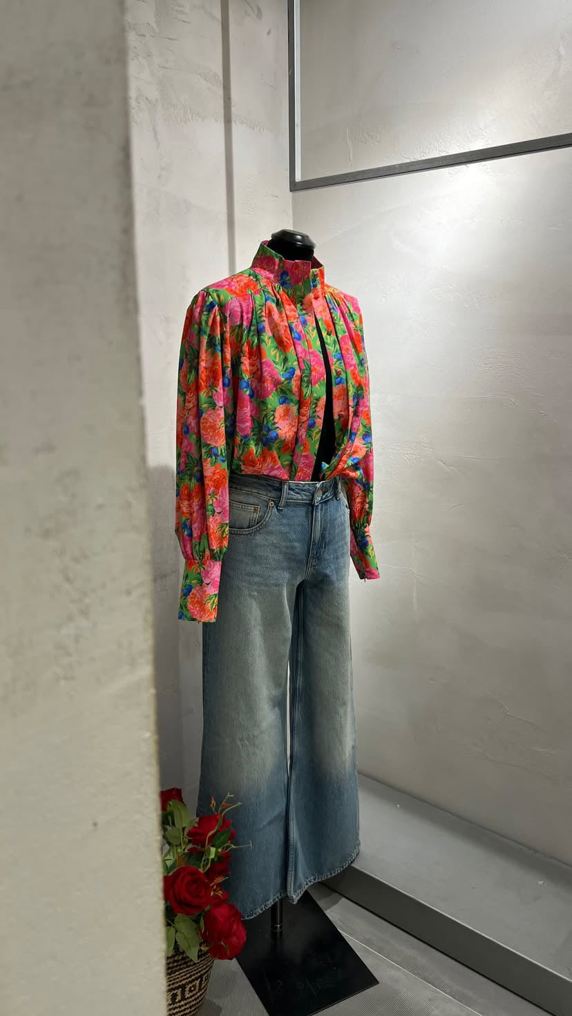 Camicia a Fiori Multicolor con Colletto Alto