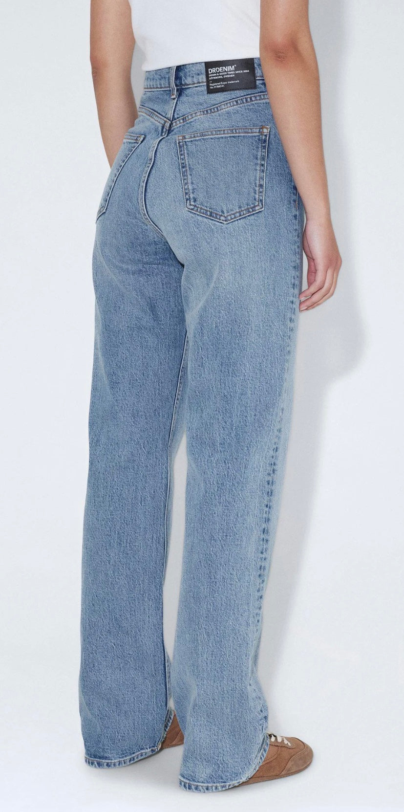Jeans a gamba larga a vita alta da donna in denim