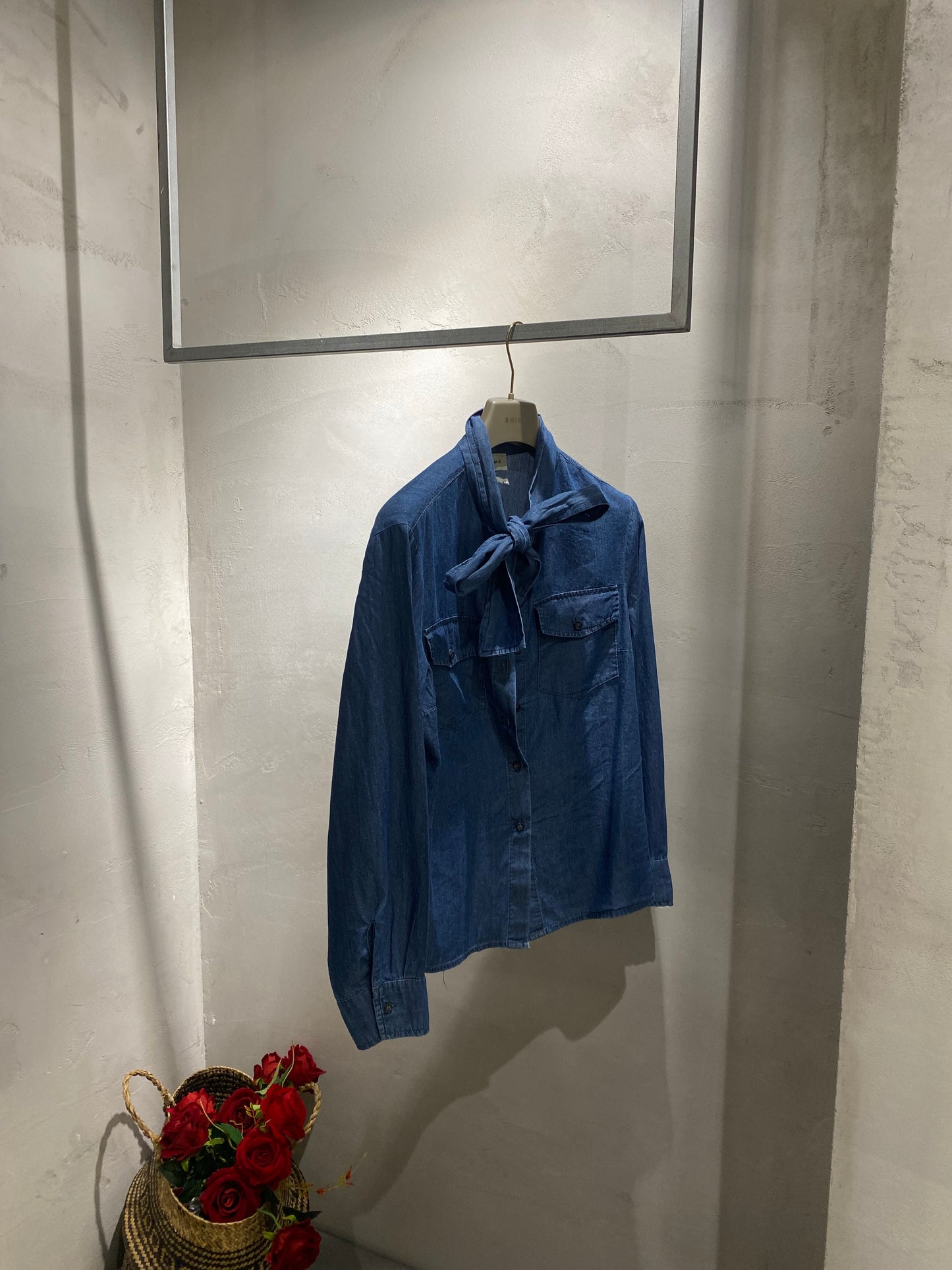 Camicia in Denim Blu con Fiocco al Collo