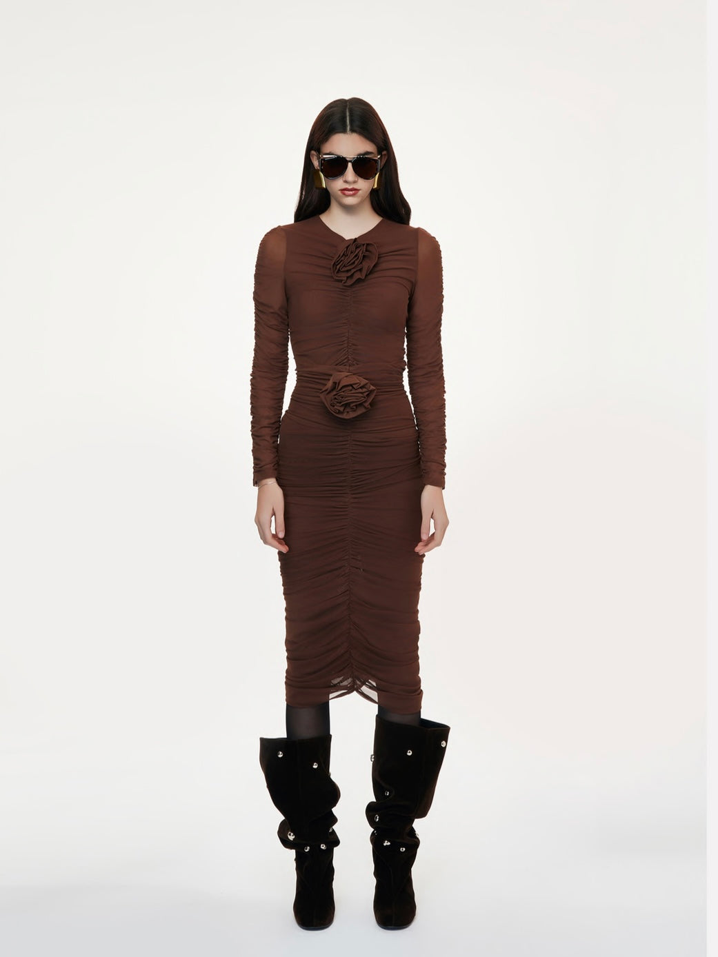 Coordinato donna marrone elegante – Maglia a maniche lunghe e gonna midi arricciata