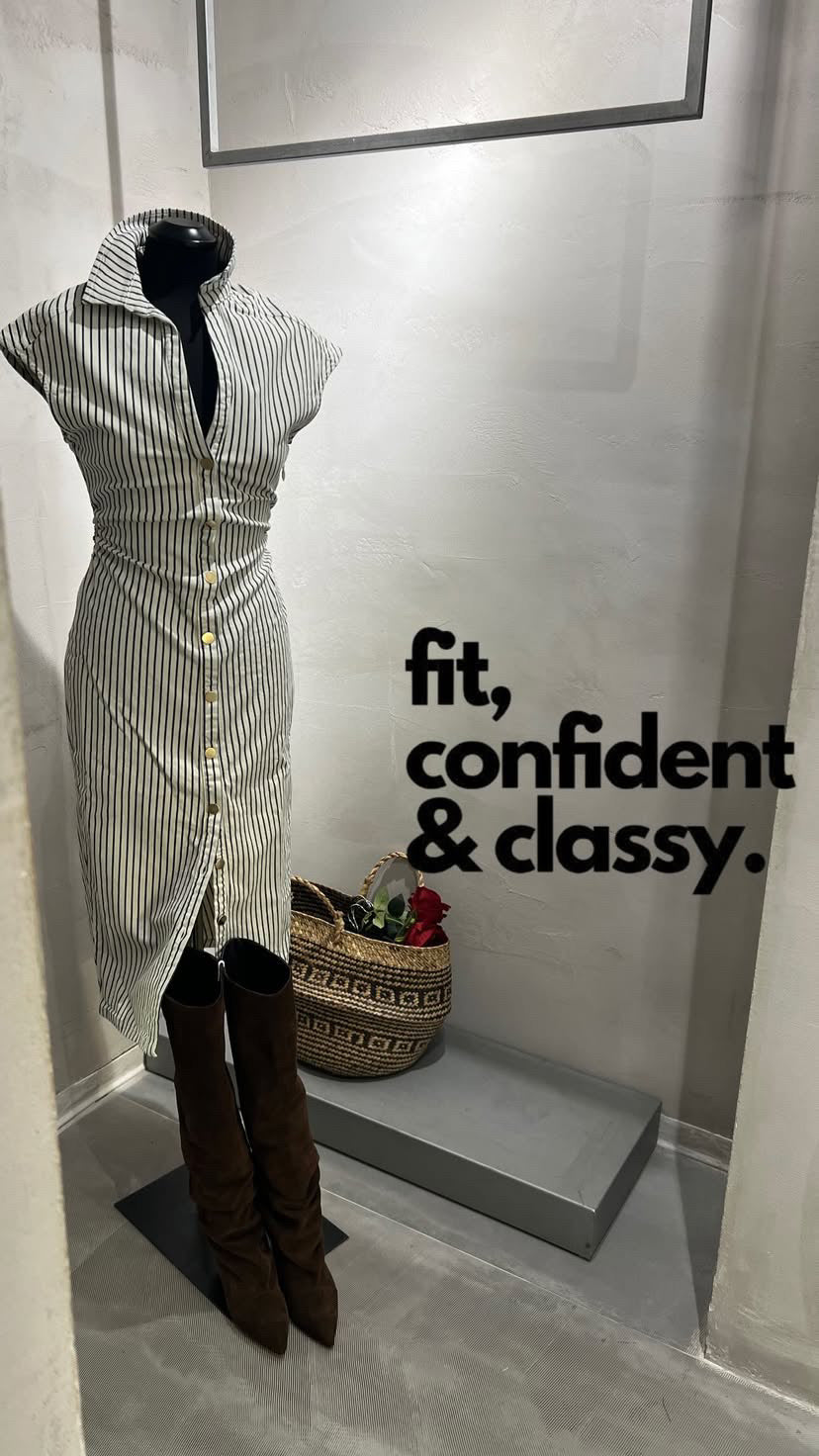 Abito chemisier a righe bianche e nere – vestito midi con bottoni