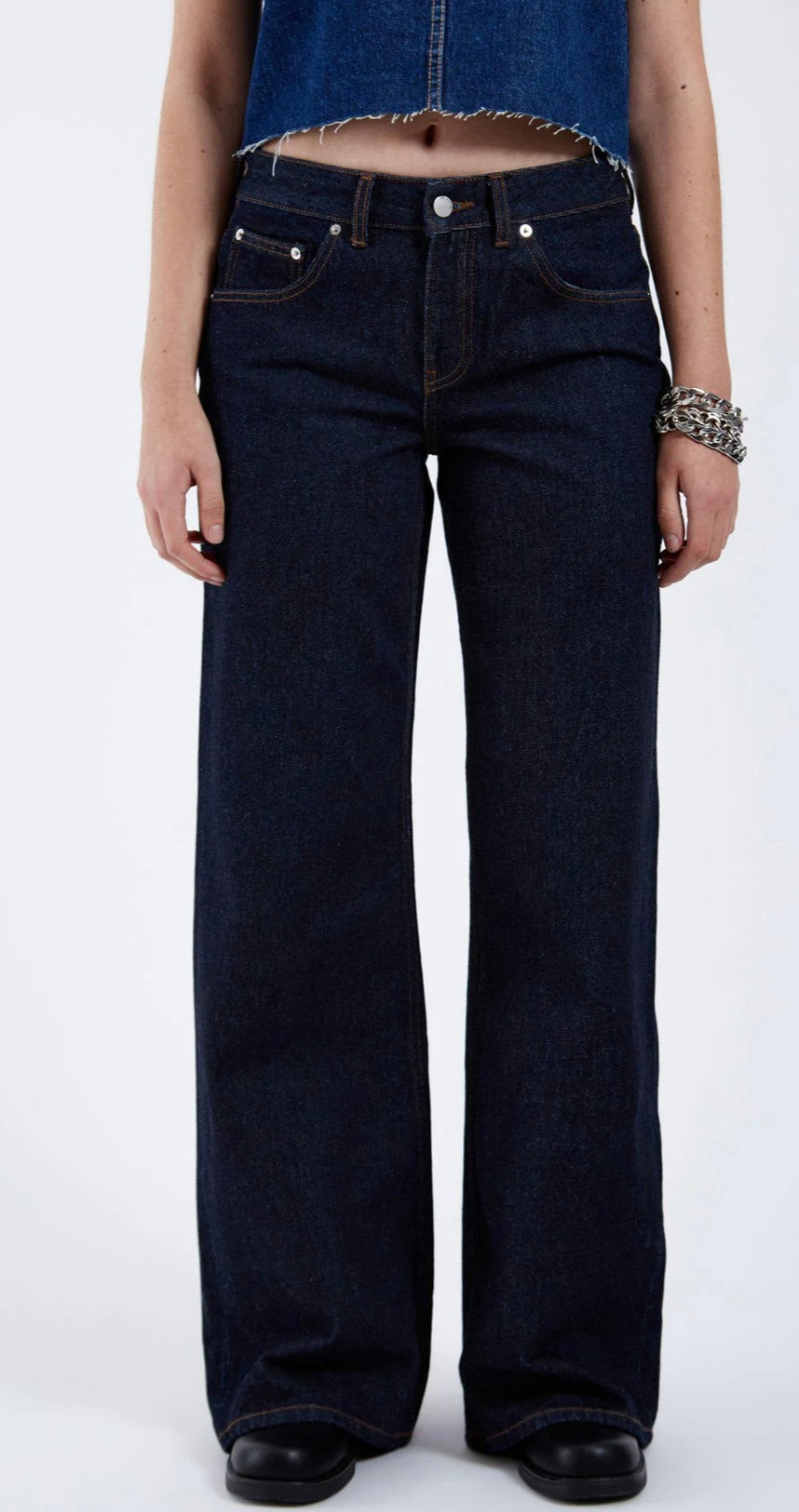 Jeans a gamba larga a vita alta da donna in denim
