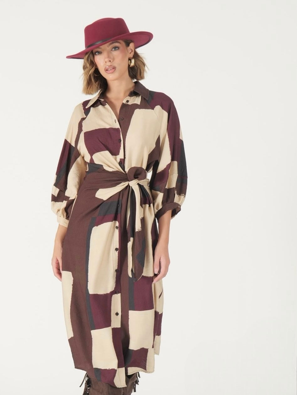 Abito chemisier lungo a fantasia geometrica marrone e beige da donna