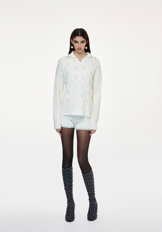 Coordinato Maglione bianco donna elegante con dettagli luminosi – Completo chic con shorts