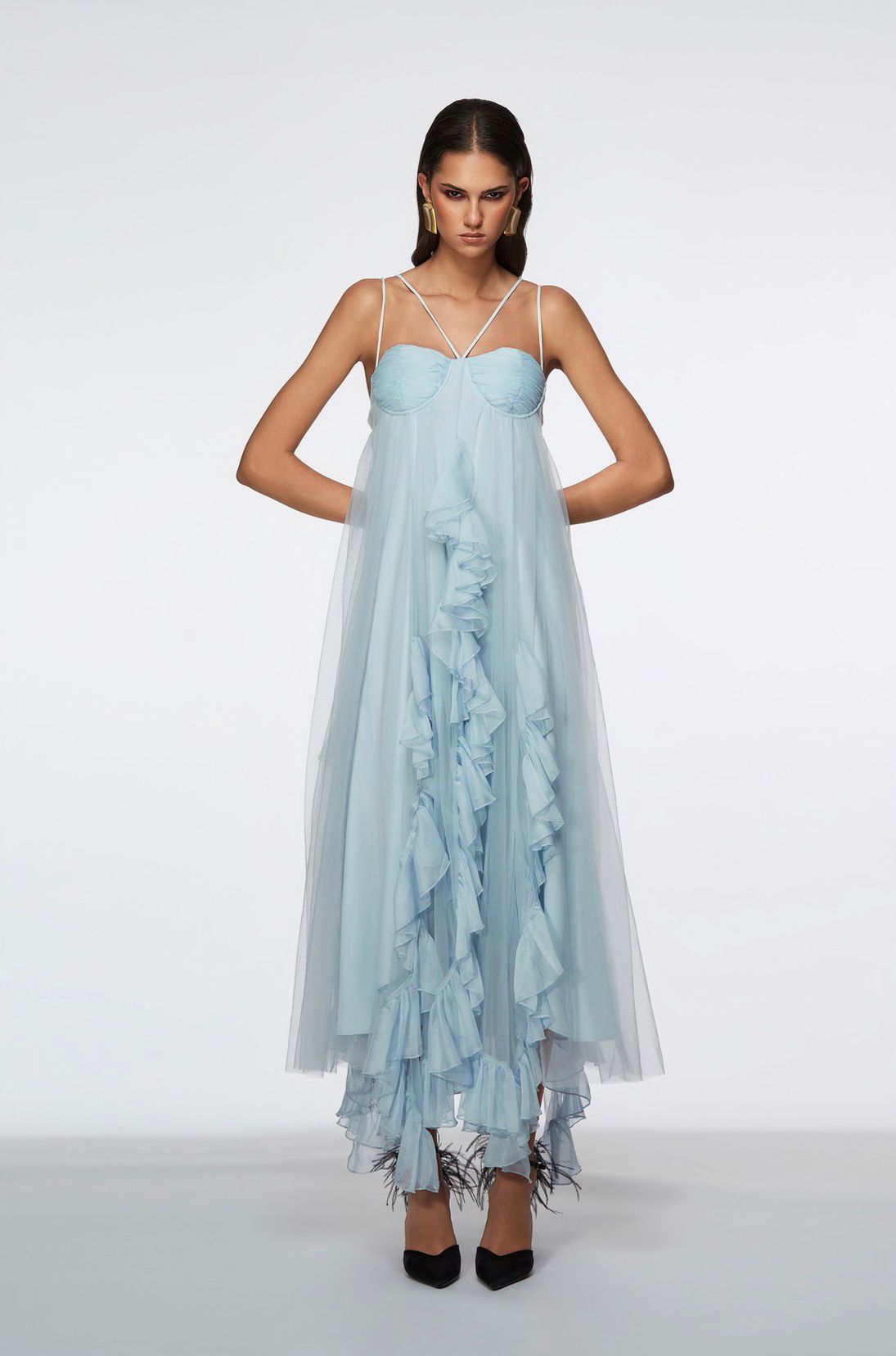 Abito azzurro lungo con volant